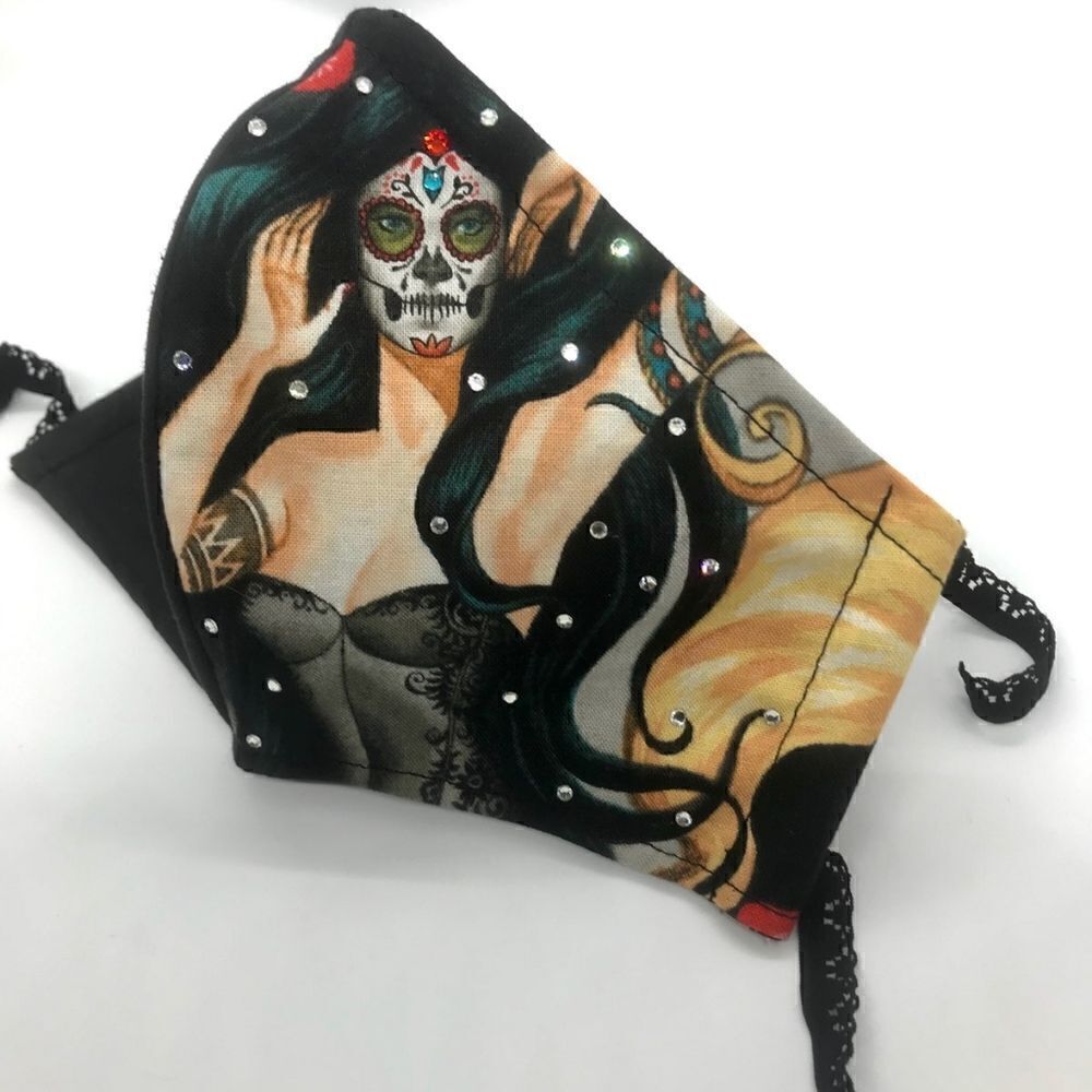 NWOT Alexander Henry Mask